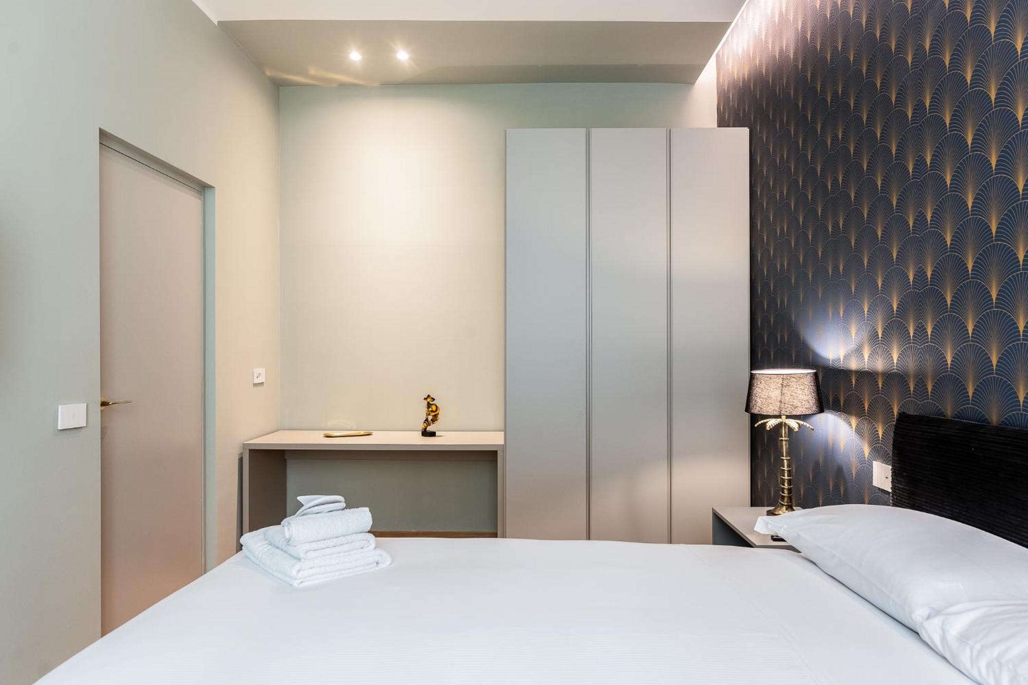 Luxury Apartment - Near Stazione Centrale Milan Luaran gambar