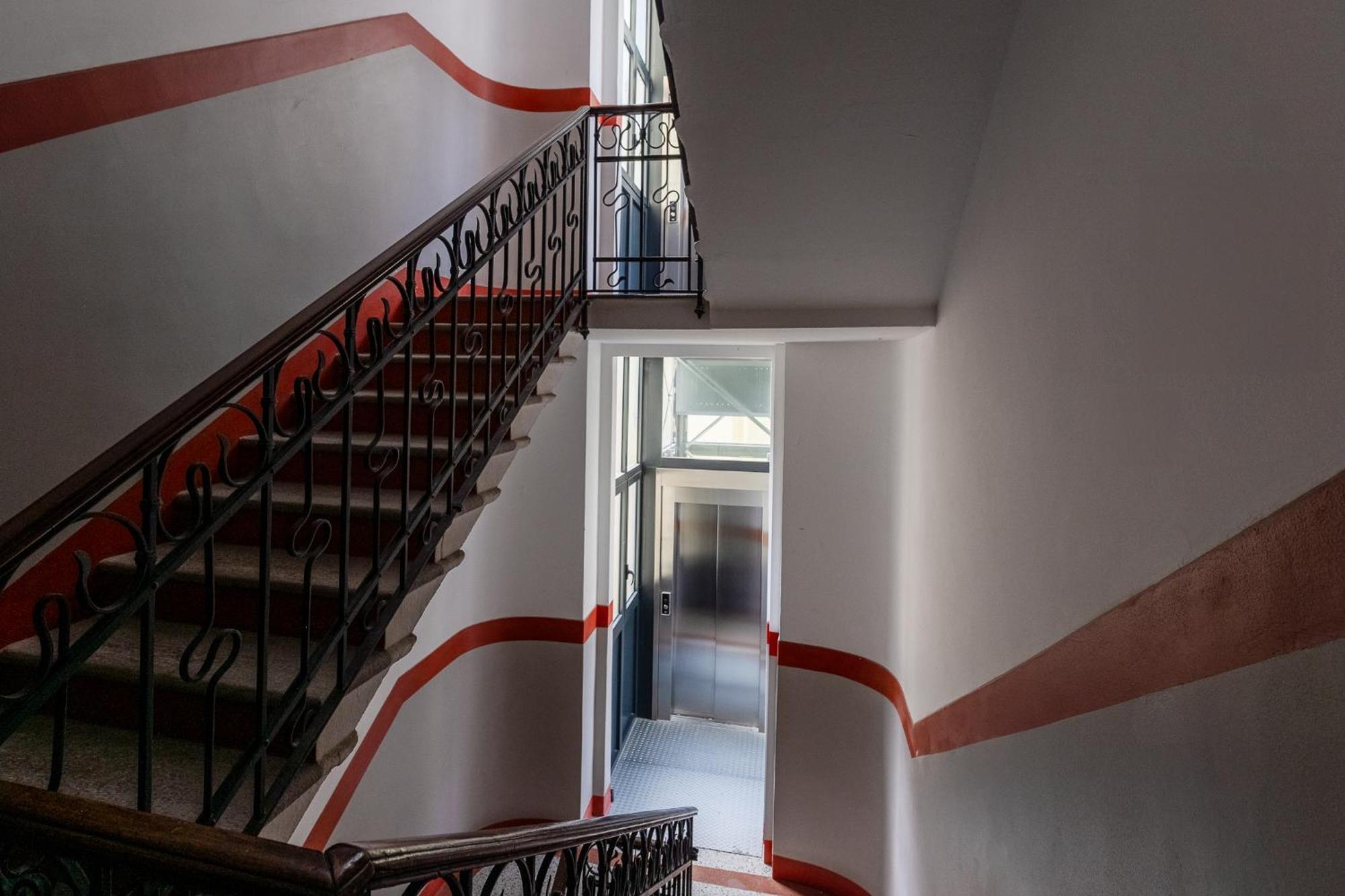 Luxury Apartment - Near Stazione Centrale Milan Luaran gambar