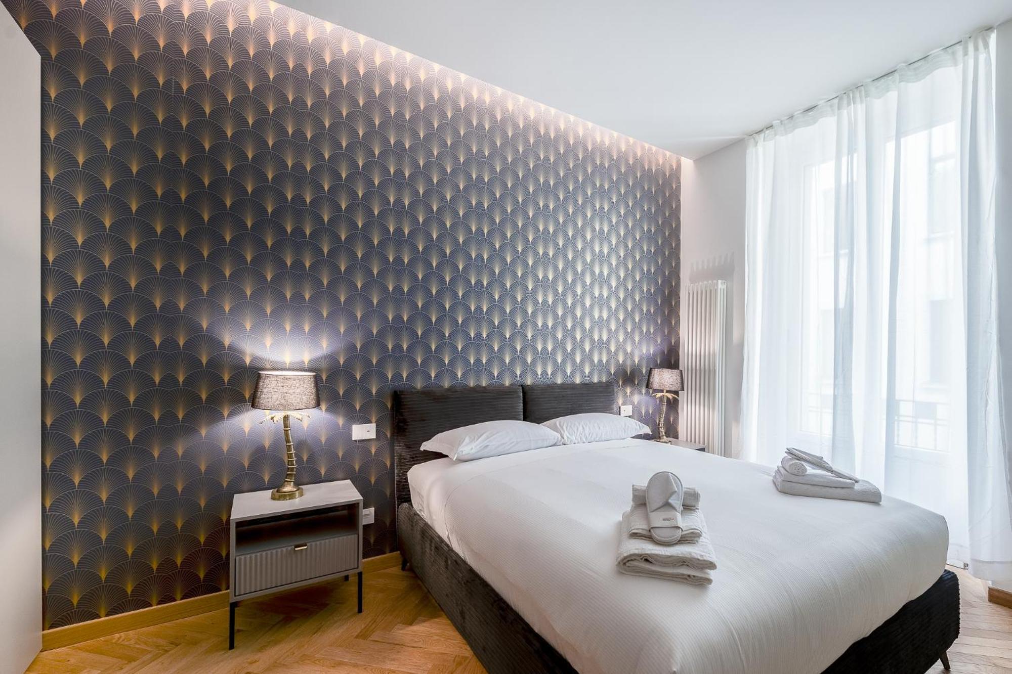 Luxury Apartment - Near Stazione Centrale Milan Luaran gambar
