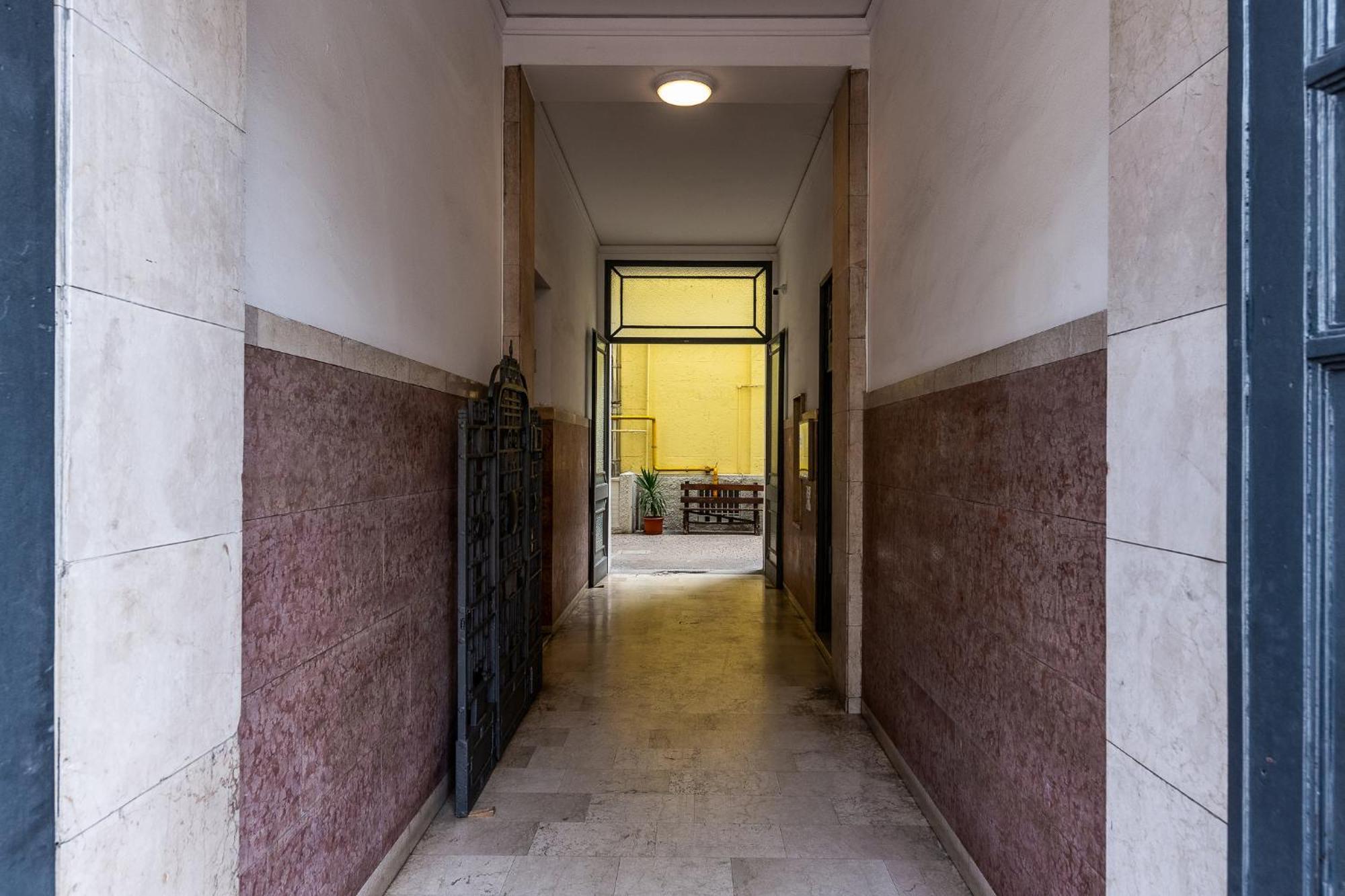 Luxury Apartment - Near Stazione Centrale Milan Luaran gambar