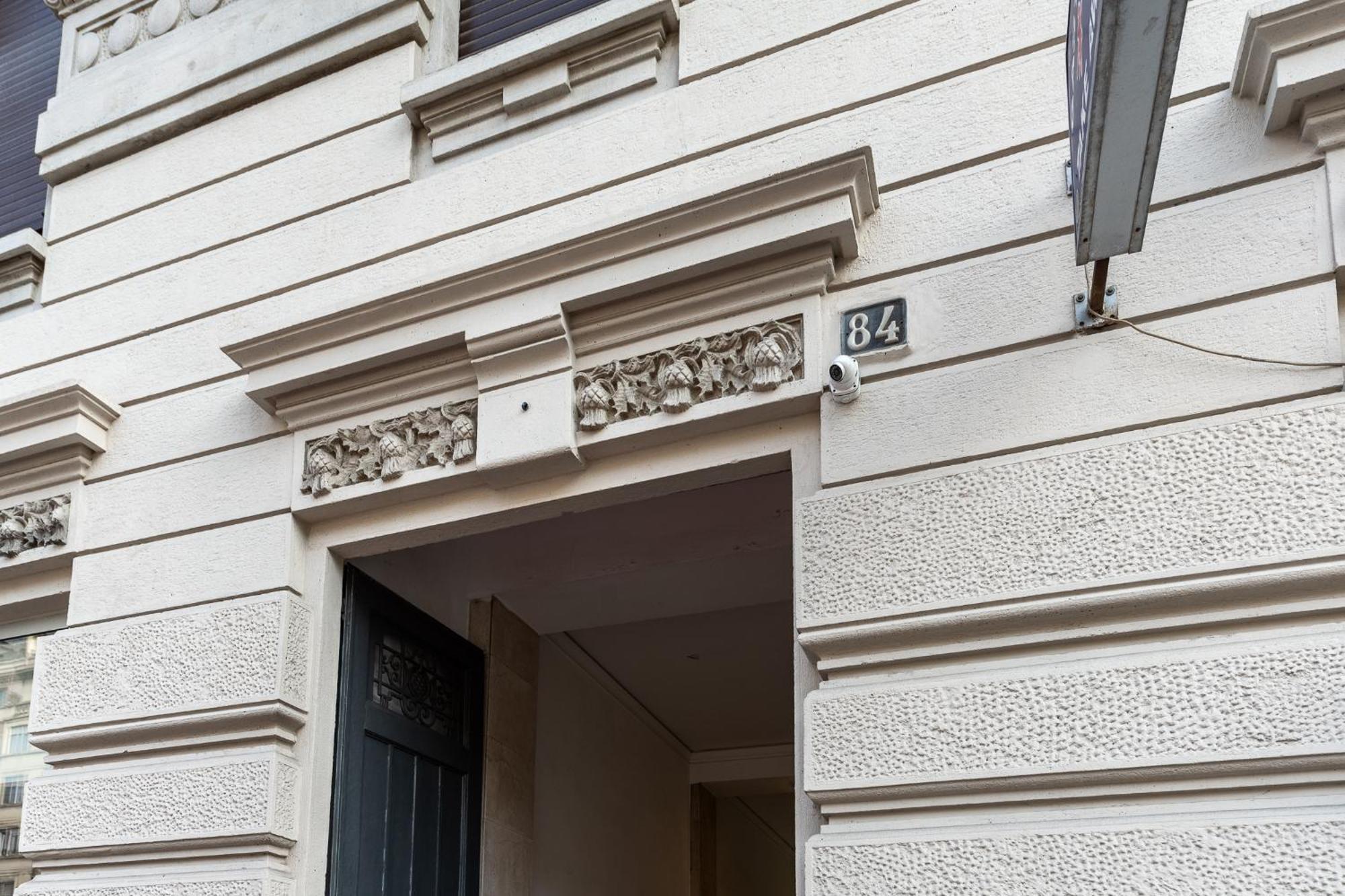 Luxury Apartment - Near Stazione Centrale Milan Luaran gambar